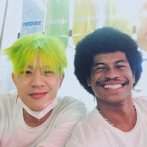 โทนี่ รากแก่น โทนี่ รากแก่น