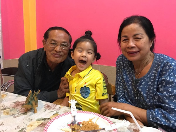 อาน้ำอ้อย โบว์ แวนด้า อาน้ำอ้อย โบว์ แวนด้า