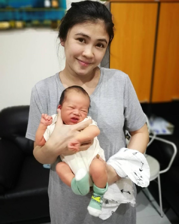 แอน ภัททิรา ชาคริต แย้มนาม แอน ภัททิรา ชาคริต แย้มนาม