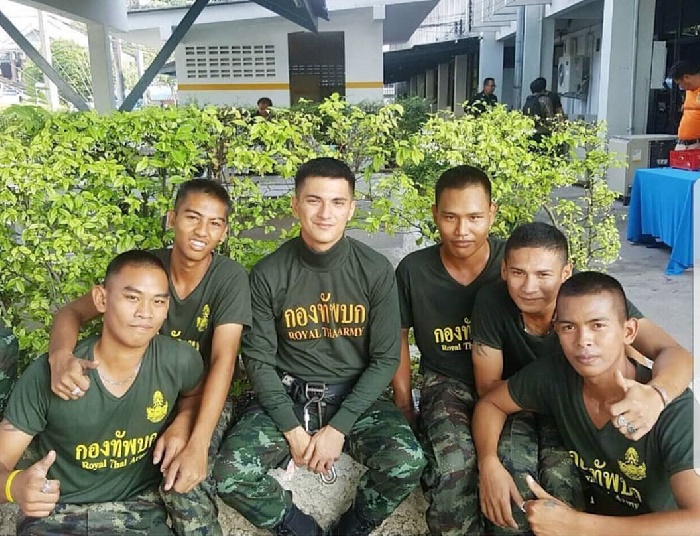 ชิน ชินวุฒ ชิน ชินวุฒ