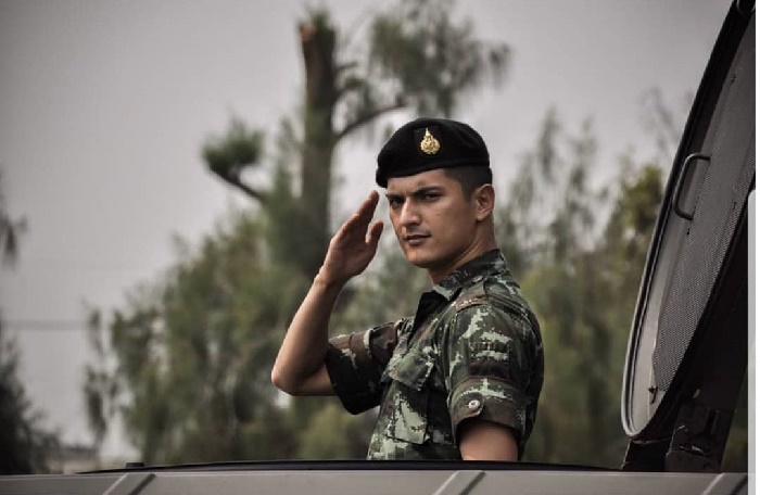 ชิน ชินวุฒ ชิน ชินวุฒ