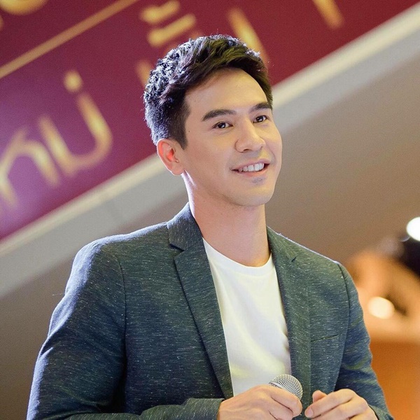 โป๊ป ธนวรรธน์ โป๊ป ธนวรรธน์