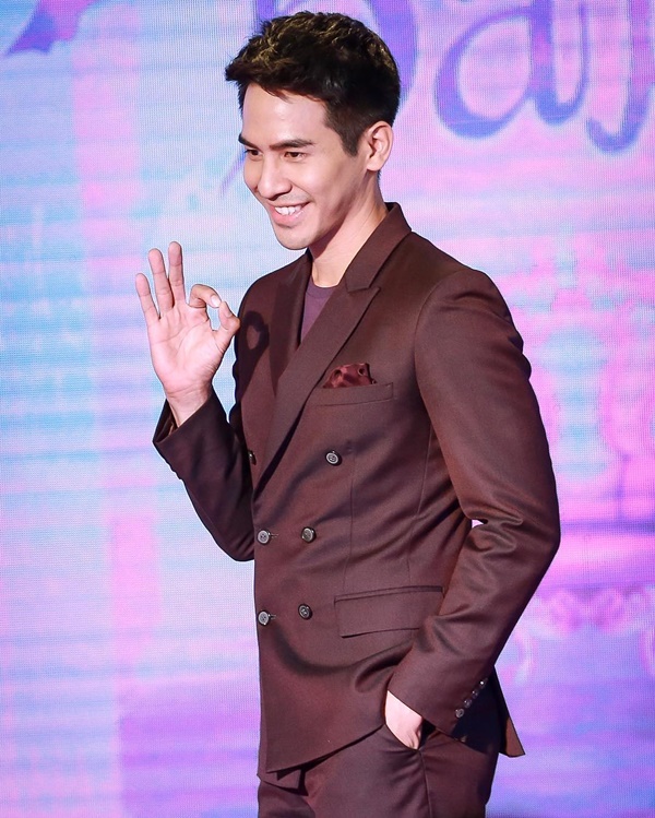 โป๊ป ธนวรรธน์ โป๊ป ธนวรรธน์