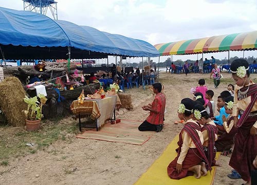 ต้นตะเคียนทองยักษ์ ต้นตะเคียนทองยักษ์