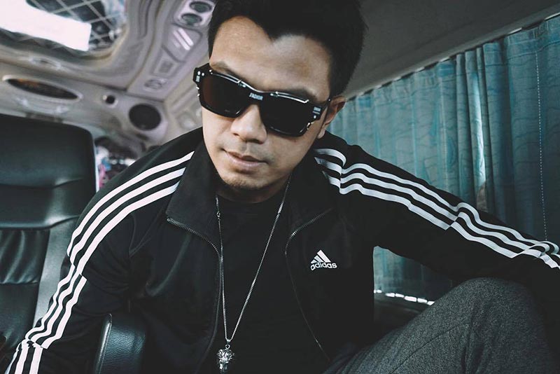 หนุ่ม กะลา หนุ่ม กะลา