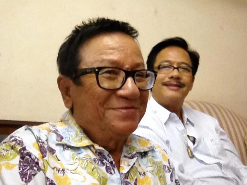 พ่อดม ชวนชื่น พ่อดม ชวนชื่น