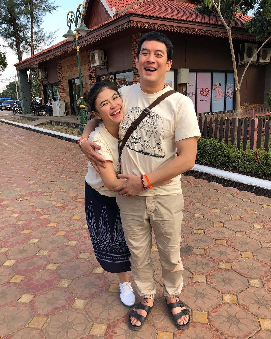 ชาคริต แย้มนาม ชาคริต แย้มนาม