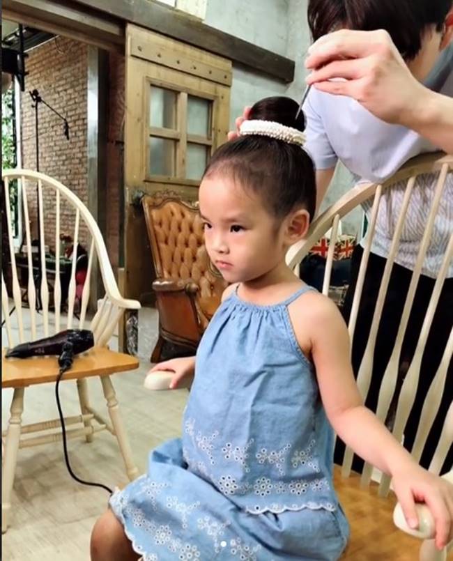 แอฟ ทักษอร - น้องปีใหม่ แอฟ ทักษอร - น้องปีใหม่