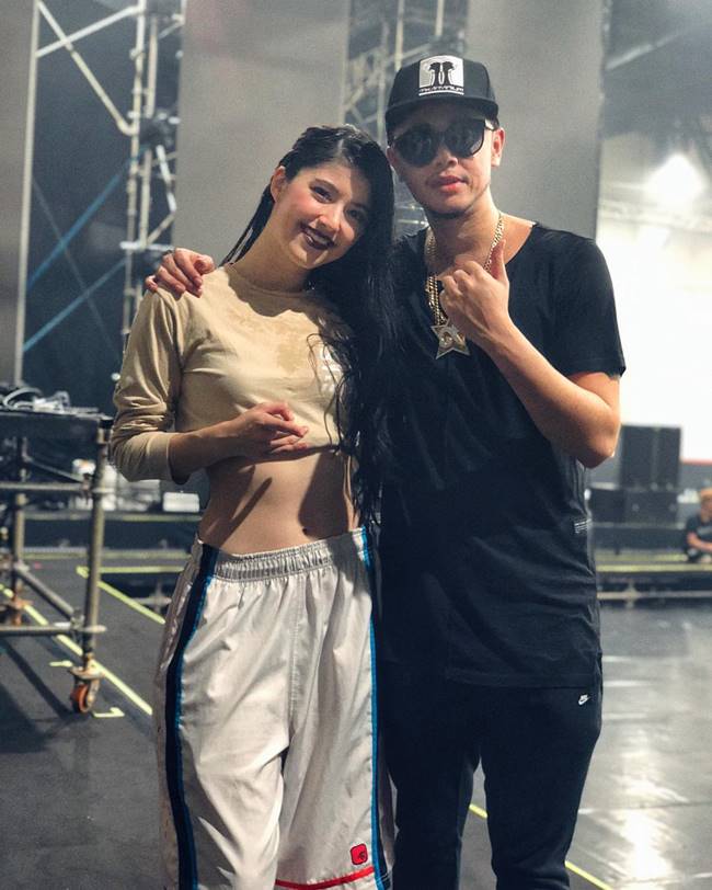 โซฟี่ น้องชิน ชินวุฒิ แซ่บทะลุปรอท โซฟี่ น้องชิน ชินวุฒิ แซ่บทะลุปรอท