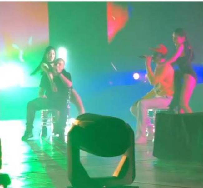 โซฟี่ น้องชิน ชินวุฒิ แซ่บทะลุปรอท โซฟี่ น้องชิน ชินวุฒิ แซ่บทะลุปรอท