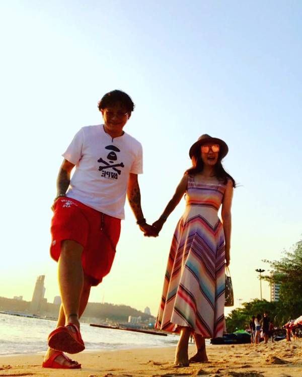 จุ๊บแจง วิมลพันธ์-สามี เตียงหัก จุ๊บแจง วิมลพันธ์-สามี เตียงหัก