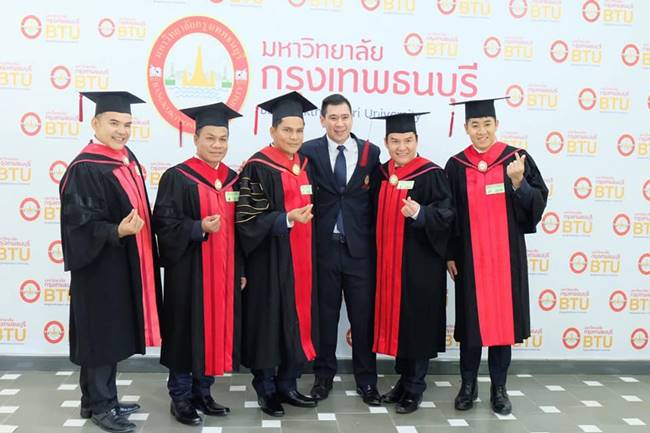 ยิ่งยง ยอดบัวงาม - รุ่ง สุริยา ยิ่งยง ยอดบัวงาม - รุ่ง สุริยา