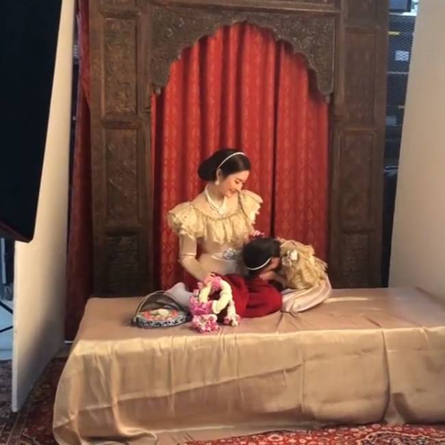 แอฟ ทักษอร - น้องปีใหม่ แอฟ ทักษอร - น้องปีใหม่