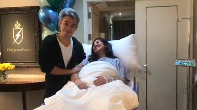 เอมมี่ มรกต เอมมี่ มรกต