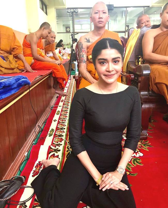 แจ๊ส ชวนชื่น โกนหัวบวชให้ พ่อดม ชวนชื่น แจ๊ส ชวนชื่น โกนหัวบวชให้ พ่อดม ชวนชื่น