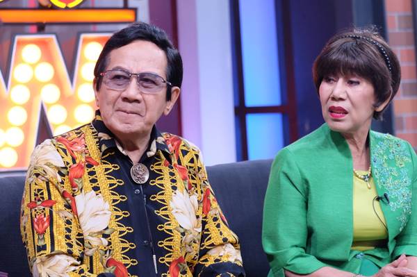 สมบัติ เมทะนี ควง อาตุ๊ กาญจนา สมบัติ เมทะนี ควง อาตุ๊ กาญจนา