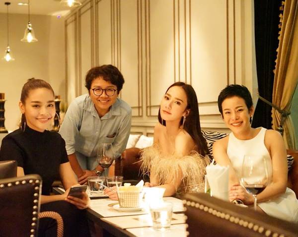 ลีน่าจัง ยกมือไหว้ขอโทษ อั้ม พัชราภา ลีน่าจัง ยกมือไหว้ขอโทษ อั้ม พัชราภา