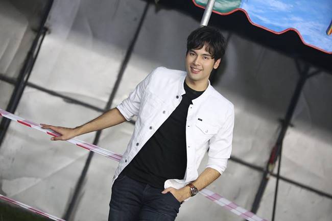 บอม ธนิน บอม ธนิน