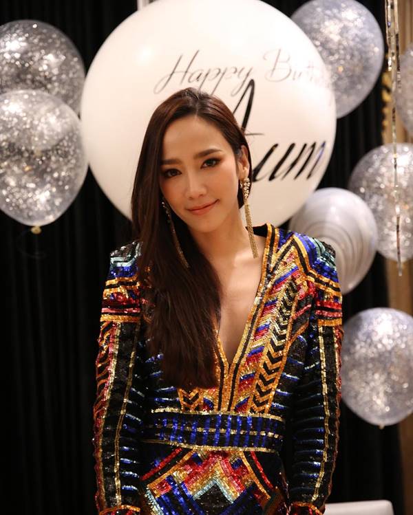 ลีน่าจัง ยกมือไหว้ขอโทษ อั้ม พัชราภา ลีน่าจัง ยกมือไหว้ขอโทษ อั้ม พัชราภา