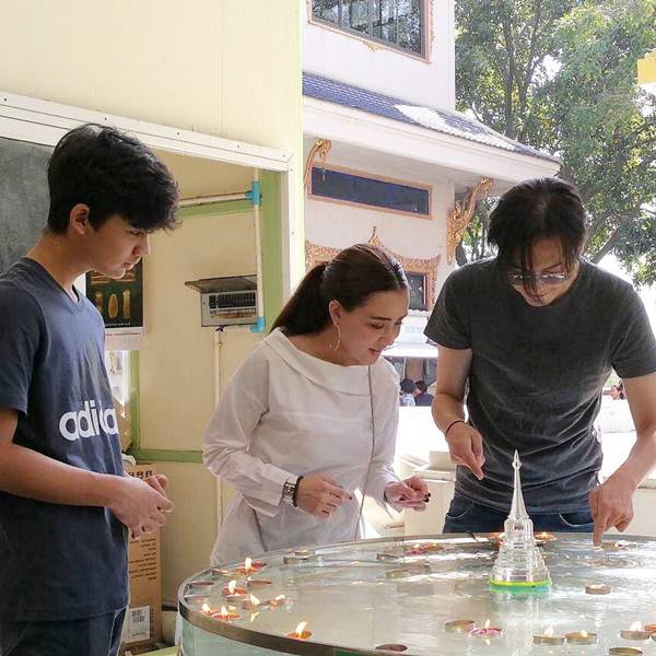 ศรราม - นิโคล คู่รักสายบุญ ศรราม - นิโคล คู่รักสายบุญ