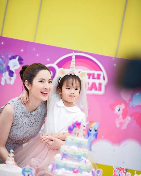 งานวันเกิด น้องปีใหม่ งานวันเกิด น้องปีใหม่
