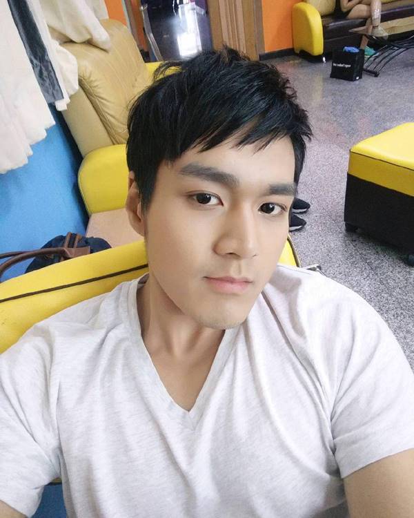 เขาเป็นใครกันนะ เขาเป็นใครกันนะ