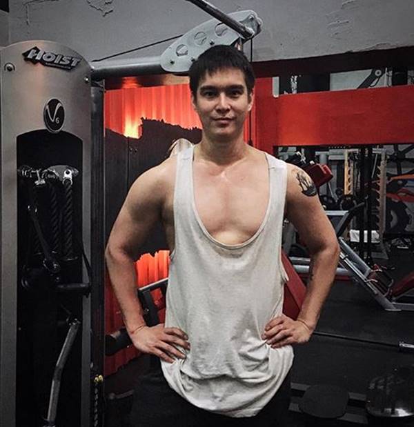 พีท พล แจงภาพอวดซิกแพค พีท พล แจงภาพอวดซิกแพค