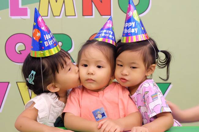 ปาร์ตี้ น้องริชา ปาร์ตี้ น้องริชา