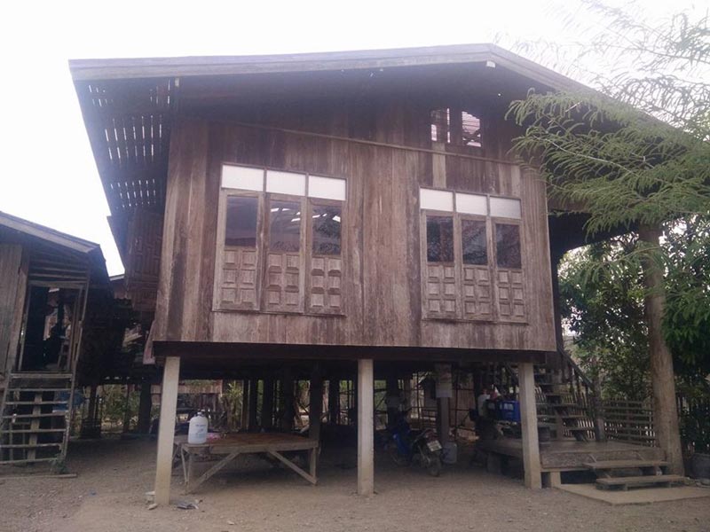 บ้านครึ่งปูนครึ่งไม้ 2 ชั้น บ้านครึ่งปูนครึ่งไม้ 2 ชั้น