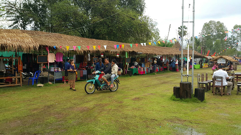 ตลาดท่าน้ำไท-ยวน น้ำอ่าง ตลาดท่าน้ำไท-ยวน น้ำอ่าง