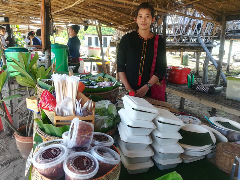 ตลาดท่าน้ำไท-ยวน น้ำอ่าง ตลาดท่าน้ำไท-ยวน น้ำอ่าง