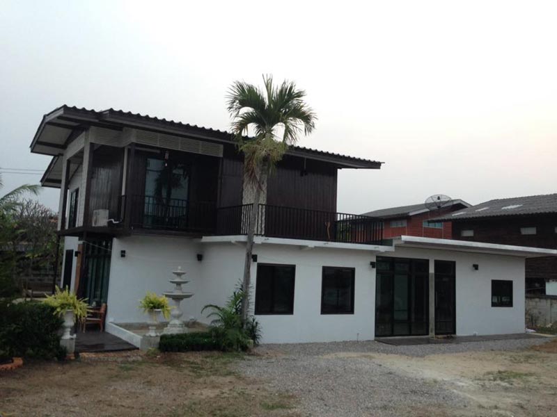 บ้านสองชั้นครึ่งปูนครึ่งไม้ บ้านสองชั้นครึ่งปูนครึ่งไม้
