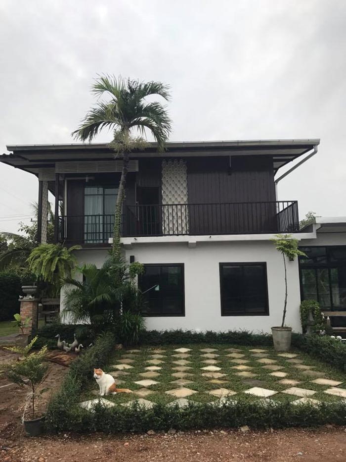 บ้านสองชั้นครึ่งปูนครึ่งไม้ บ้านสองชั้นครึ่งปูนครึ่งไม้