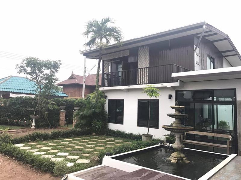 บ้านสองชั้นครึ่งปูนครึ่งไม้ บ้านสองชั้นครึ่งปูนครึ่งไม้