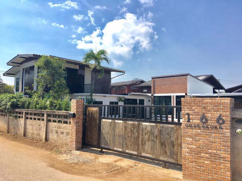 บ้านสองชั้นครึ่งปูนครึ่งไม้ บ้านสองชั้นครึ่งปูนครึ่งไม้