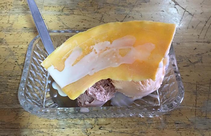 ร้านไอศกรีม ร้านไอศกรีม