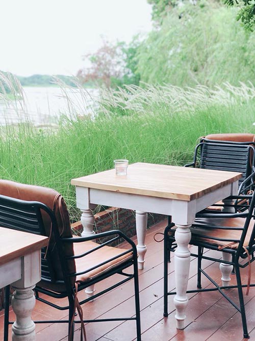 ร้านกาแฟริมน้ำ กาญจนบุรี RAVI RIVA CAFÉ