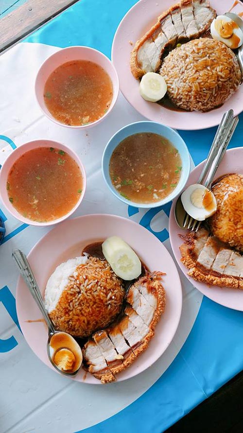 ข้าวหมูแดง หมูกรอบ เชียงใหม่ ข้าวหมูแดง หมูกรอบ เชียงใหม่