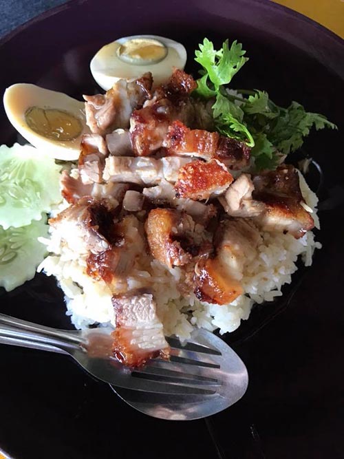 ข้าวหมูแดง หมูกรอบ เชียงใหม่ ข้าวหมูแดง หมูกรอบ เชียงใหม่