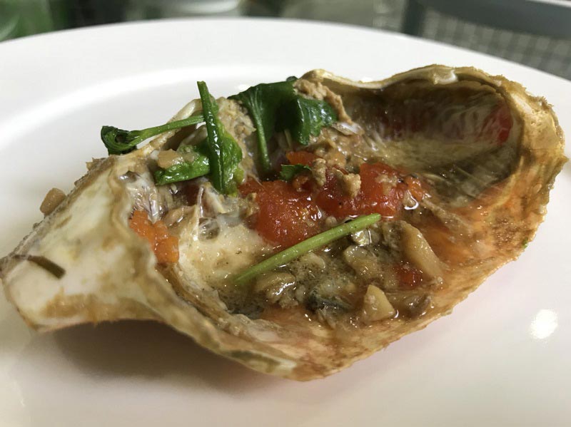 ปูม้าไข่ผัดขึ้นฉ่าย ปูม้าไข่ผัดขึ้นฉ่าย