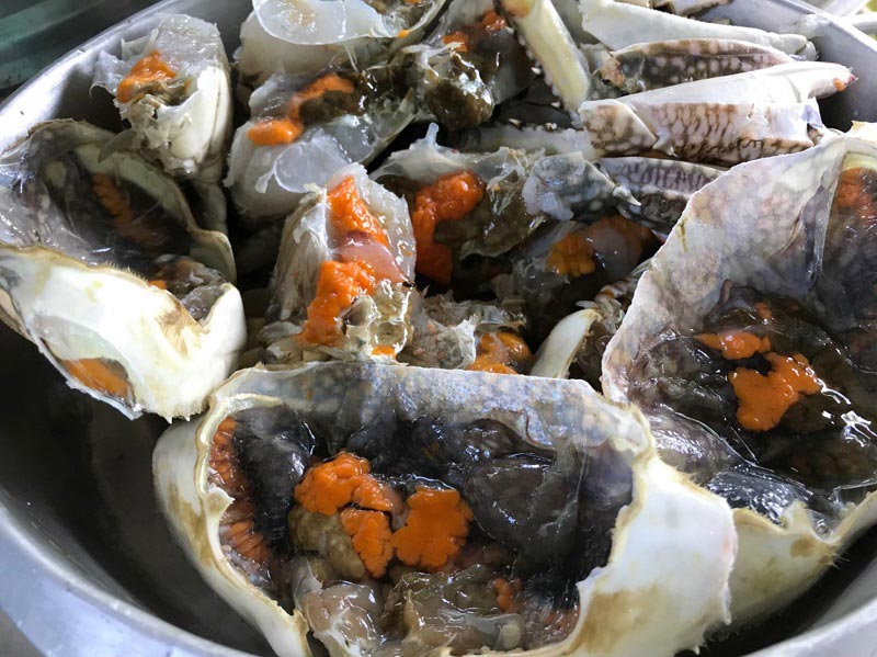 ปูม้าไข่ผัดขึ้นฉ่าย ปูม้าไข่ผัดขึ้นฉ่าย