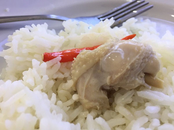 ไก่บ้านต้มมะขาม ไก่บ้านต้มมะขาม