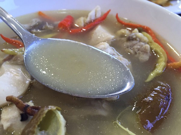 ไก่บ้านต้มมะขาม ไก่บ้านต้มมะขาม
