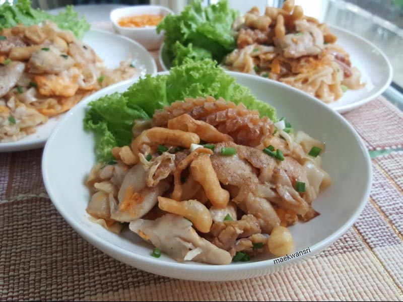 ก๋วยเตี๋ยวคั่วไก่ ก๋วยเตี๋ยวคั่วไก่