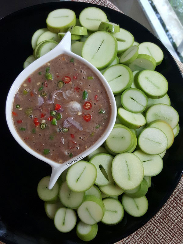 กะปิหวานกับมะม่วงเปรี้ยว กะปิหวานกับมะม่วงเปรี้ยว