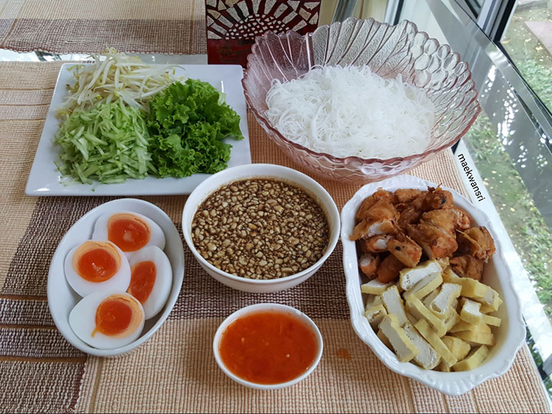 รอเยาะกาปง รอเยาะกาปง