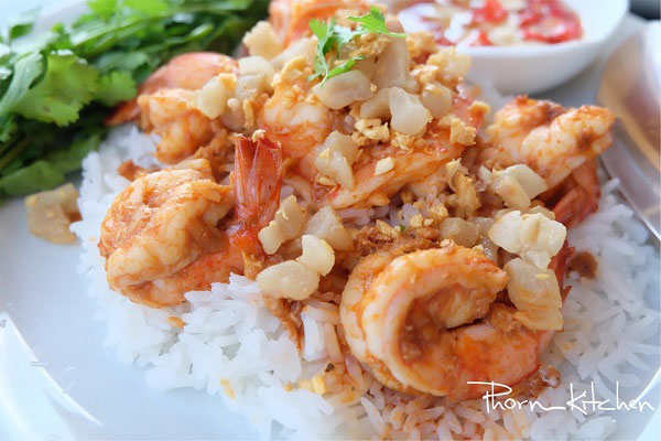 8 วิธีทำเมนูผัดกระเทียม 8 วิธีทำเมนูผัดกระเทียม