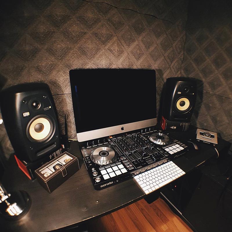 สตูดิโอ ยัวร์บอย ทีเจ สตูดิโอ ยัวร์บอย ทีเจ