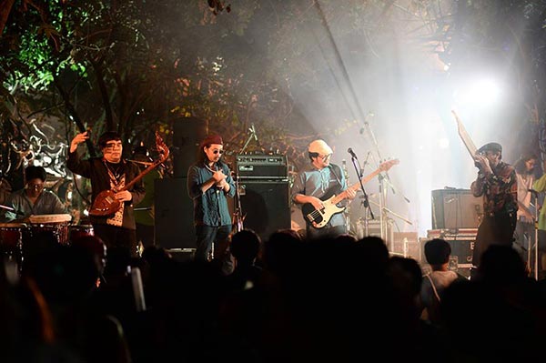 The Paradise Bangkok Molam International Band The Paradise Bangkok Molam International Band
