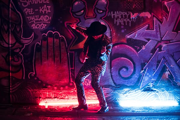 หนึ่ง อภิวัฒน์ หนึ่ง อภิวัฒน์